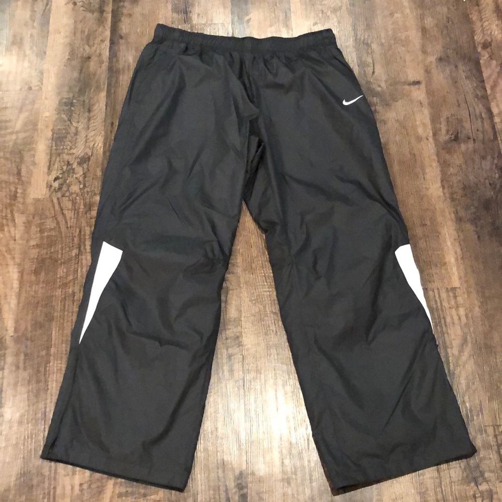 Nike challenger storm fit woven training pants